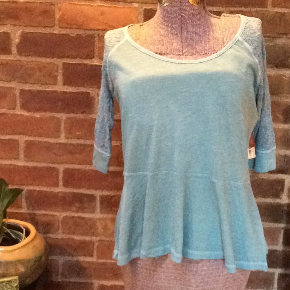 Arizona Raglan Lace Sleeve Peplum Top XL NWT